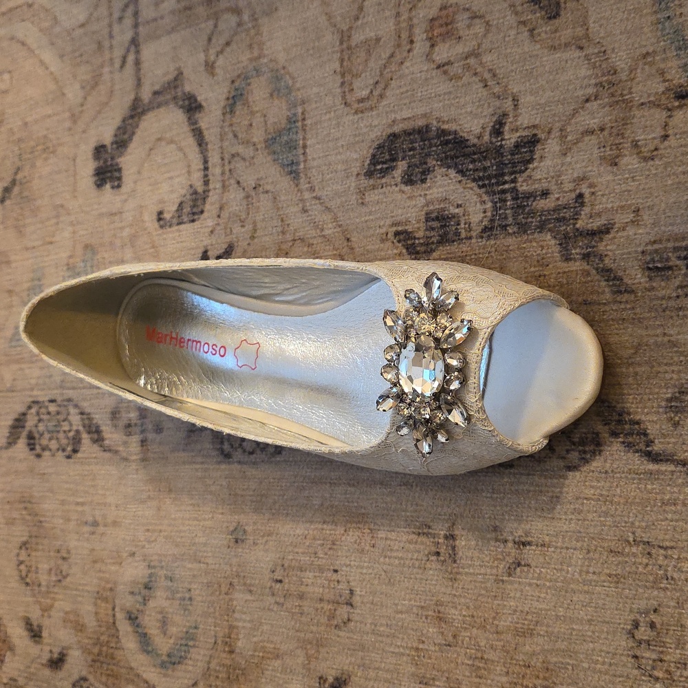 New in box MarHermoso peep toe bridal flats